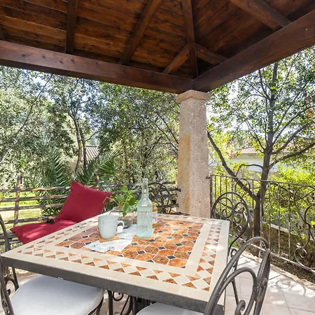 Isolotto A 150 M Dal Mare Tatil Evi Santa Maria Navarrese