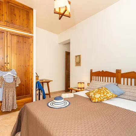 Isolotto A 150 M Dal Mare