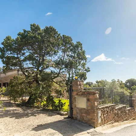 Isolotto A 150 M Dal Mare